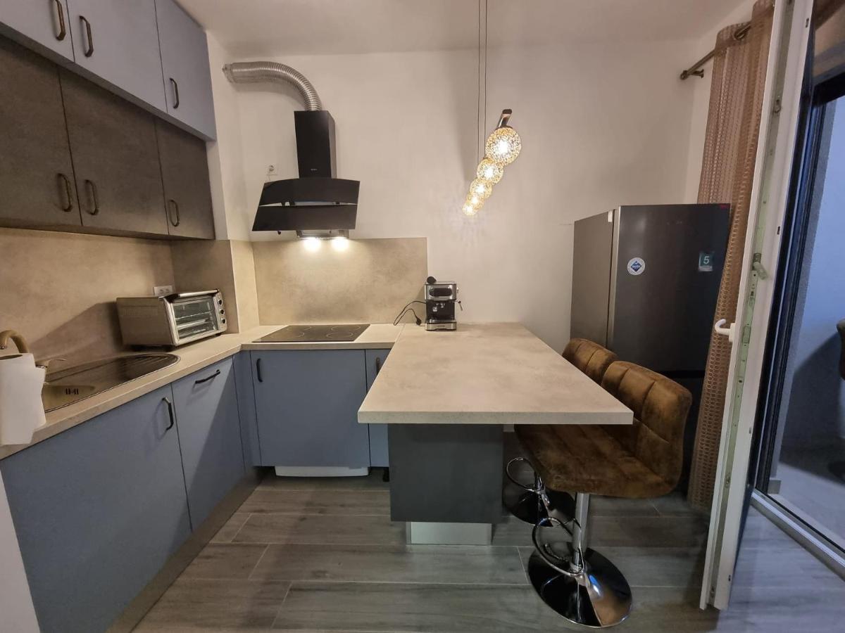 Booking Beautifull Studio Apartment Bell With Balcony And Sea View In Zadar Dış mekan fotoğraf